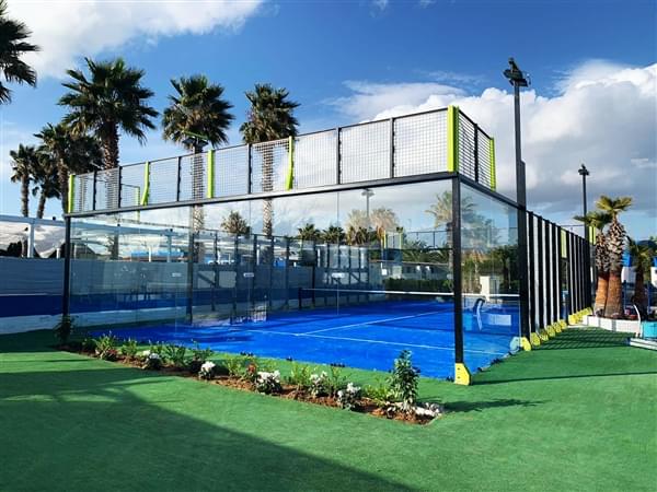 padel-court-size-glass